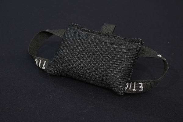 Beisskissen Welpen schwarz